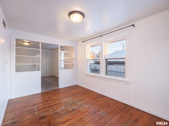 1017 S 12TH Street, Pekin, IL 61554