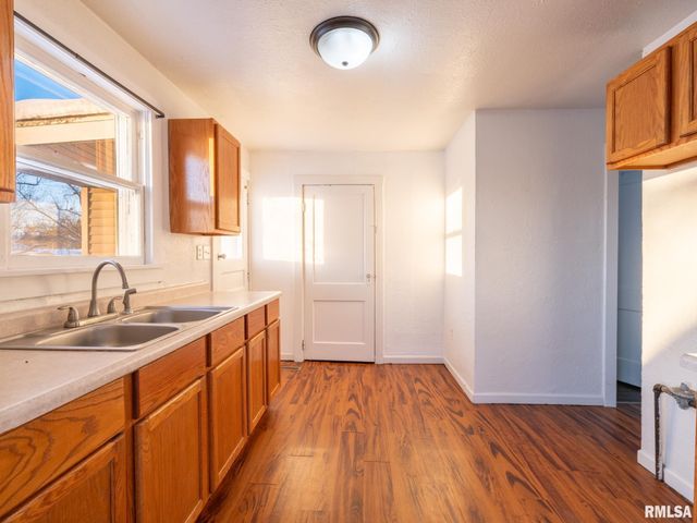 1017 S 12TH Street, Pekin, IL 61554