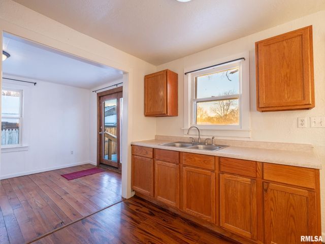 1017 S 12TH Street, Pekin, IL 61554