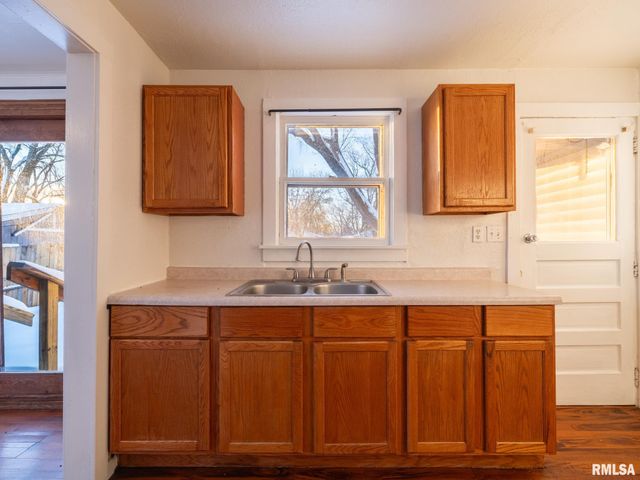 1017 S 12TH Street, Pekin, IL 61554