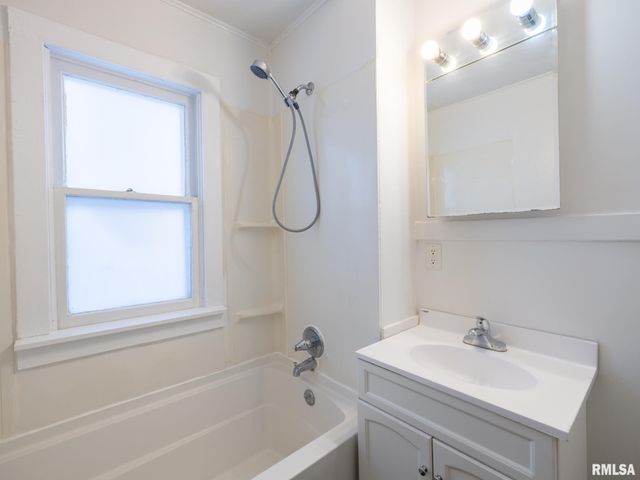 1017 S 12TH Street, Pekin, IL 61554