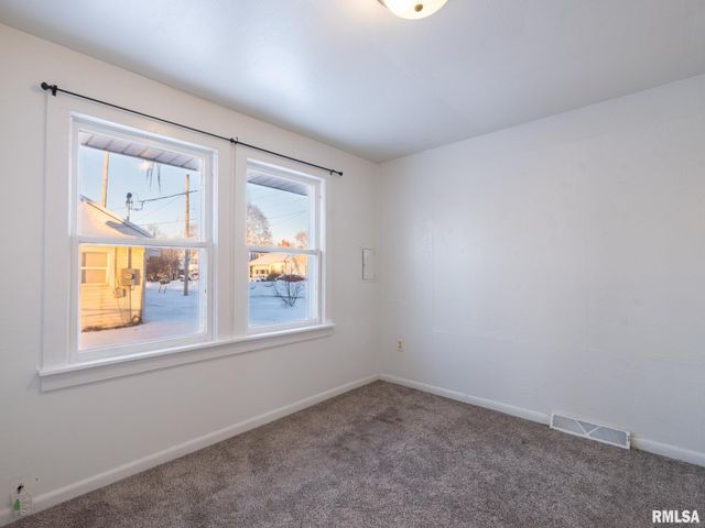 1017 S 12TH Street, Pekin, IL 61554