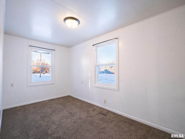 1017 S 12TH Street, Pekin, IL 61554