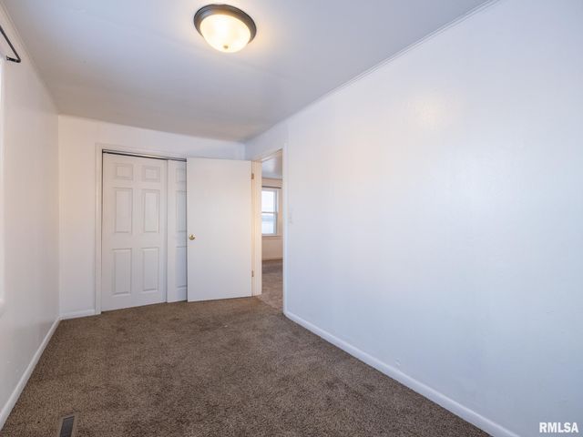 1017 S 12TH Street, Pekin, IL 61554