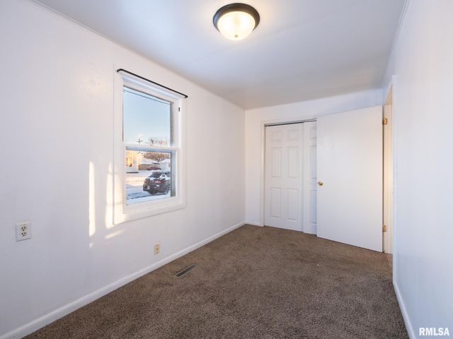 1017 S 12TH Street, Pekin, IL 61554