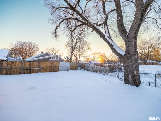 1017 S 12TH Street, Pekin, IL 61554