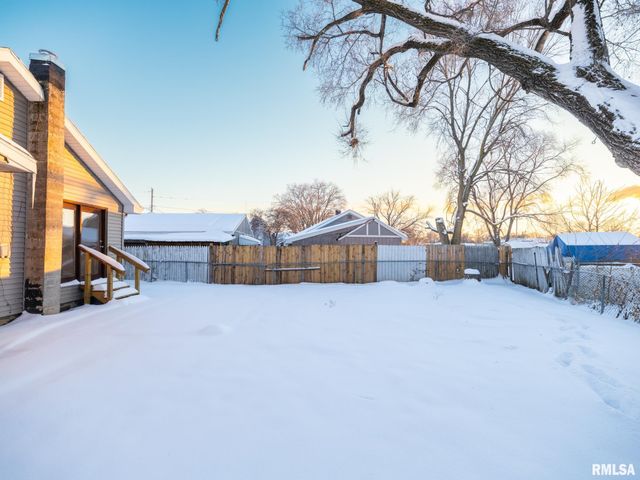 1017 S 12TH Street, Pekin, IL 61554