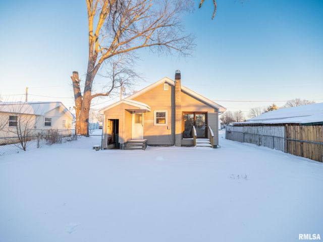 1017 S 12TH Street, Pekin, IL 61554