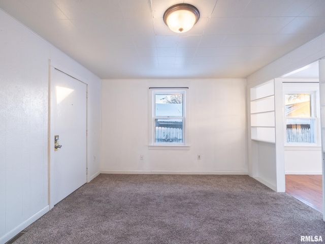 1017 S 12TH Street, Pekin, IL 61554