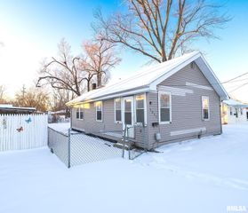 1017 S 12TH Street, Pekin, IL 61554