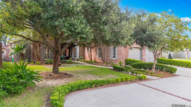 17427 E Club View Ct, Baton Rouge, LA 70810