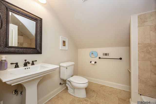 17427 E Club View Ct, Baton Rouge, LA 70810