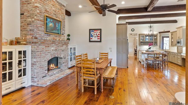 17427 E Club View Ct, Baton Rouge, LA 70810