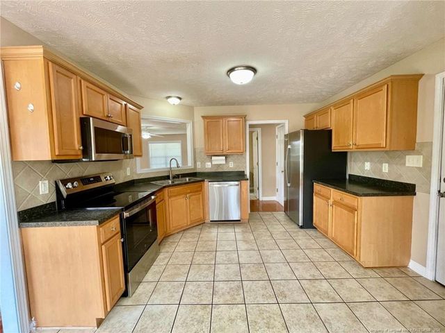 4113 Redspire Lane, Fayetteville, NC 28306
