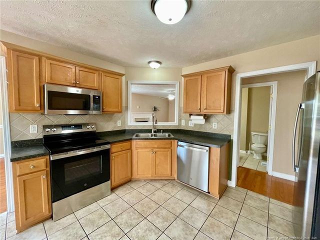 4113 Redspire Lane, Fayetteville, NC 28306