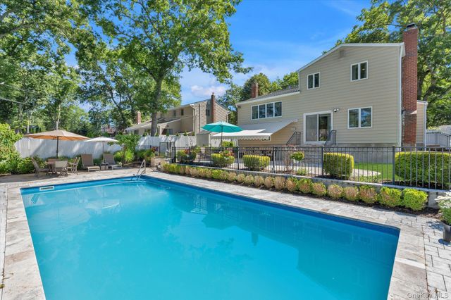 22 Villa Lane, Smithtown, NY 11787