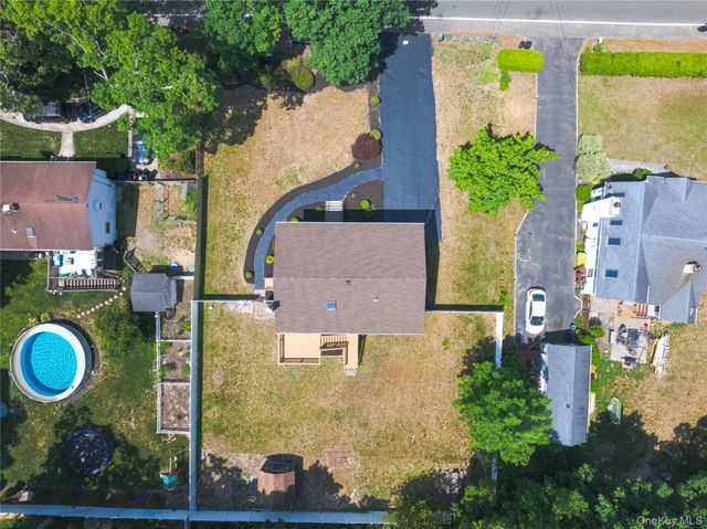 185 Magnolia Drive, Selden, NY 11784