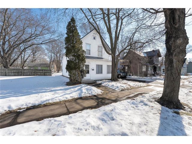 1208 7th Street, Menomonie, WI 54751