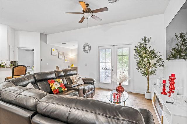 1035 34th Avenue SW, Vero Beach, FL 32968