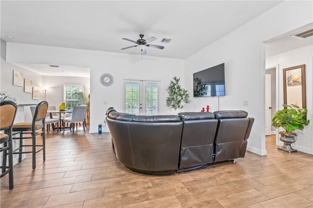 1035 34th Avenue SW, Vero Beach, FL 32968