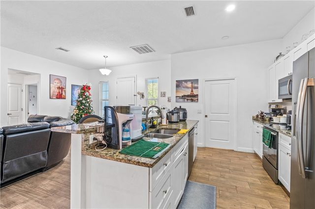 1035 34th Avenue SW, Vero Beach, FL 32968