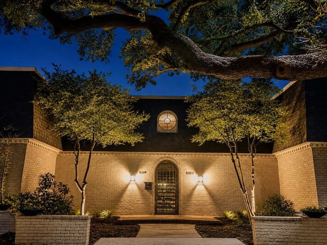 5319 Fleetwood Oaks Avenue 157, Dallas, TX 75235