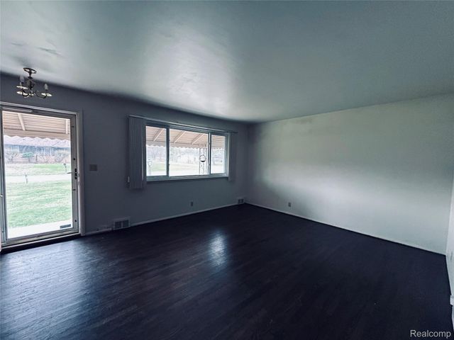 11005 Doren Court, Shelby Charter Township, MI 48317