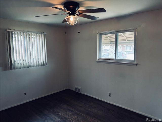 11005 Doren Court, Shelby Charter Township, MI 48317