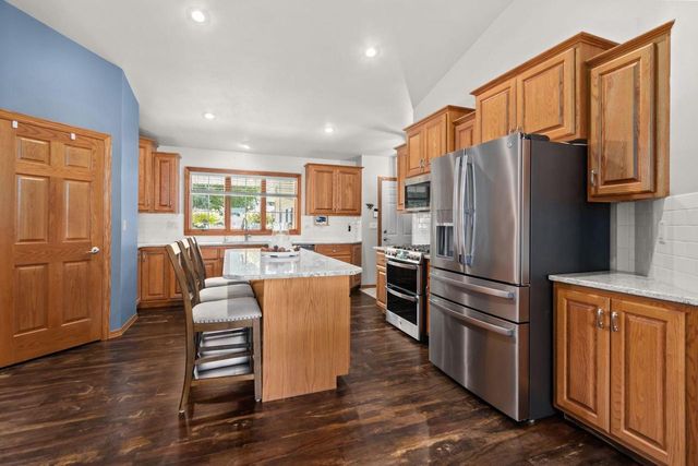 W7054 BLUEBLUFF WAY, Greenville, WI 54942
