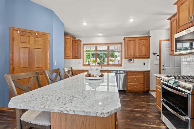 W7054 BLUEBLUFF WAY, Greenville, WI 54942