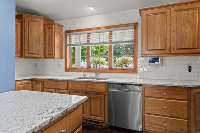 W7054 BLUEBLUFF WAY, Greenville, WI 54942