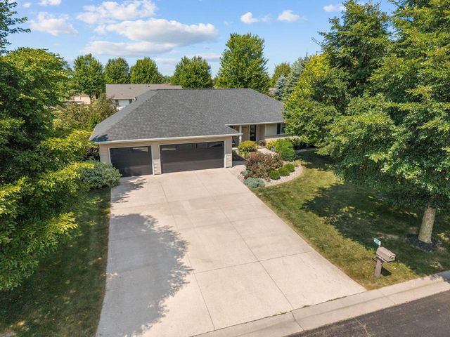 W7054 BLUEBLUFF WAY, Greenville, WI 54942