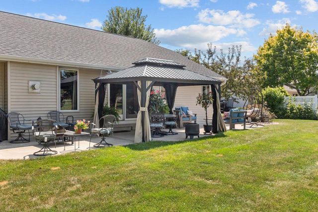 W7054 BLUEBLUFF WAY, Greenville, WI 54942