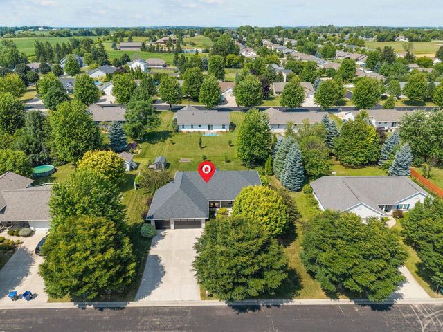 W7054 BLUEBLUFF WAY, Greenville, WI 54942