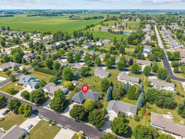 W7054 BLUEBLUFF WAY, Greenville, WI 54942
