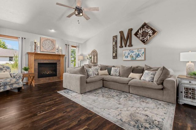 W7054 BLUEBLUFF WAY, Greenville, WI 54942
