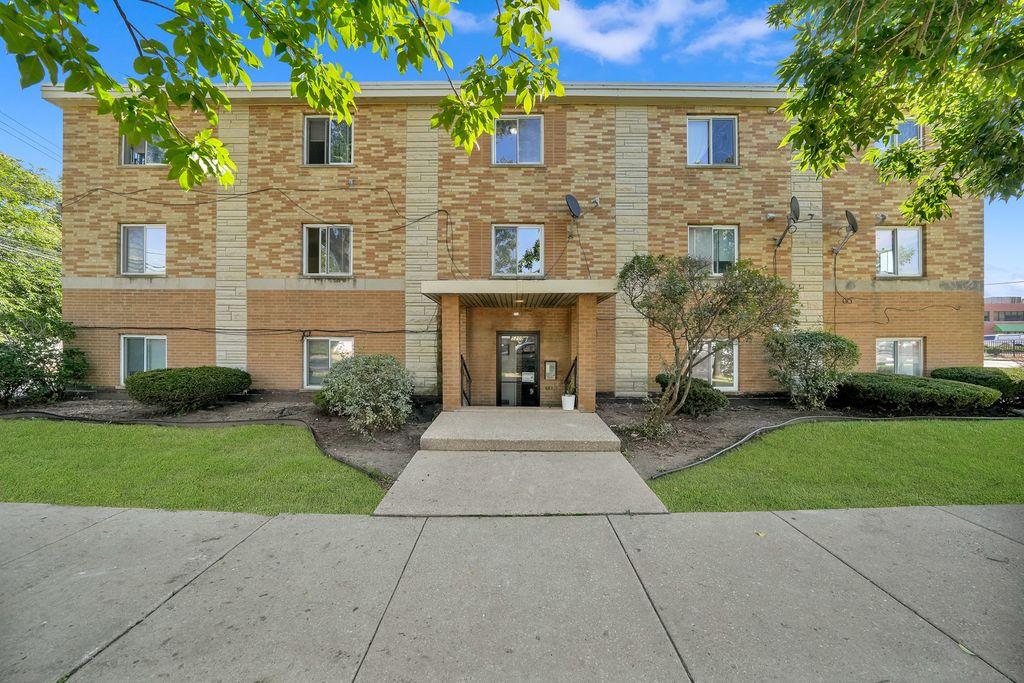 5209 S Leclaire Avenue 1A, Chicago, IL 60638