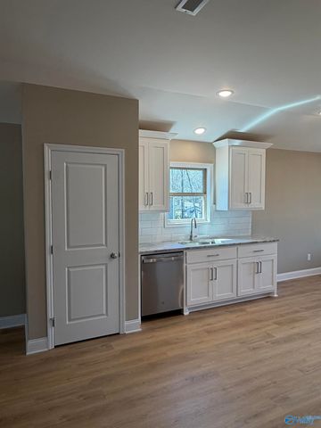 125 Mason Drive, Trinity, AL 35673