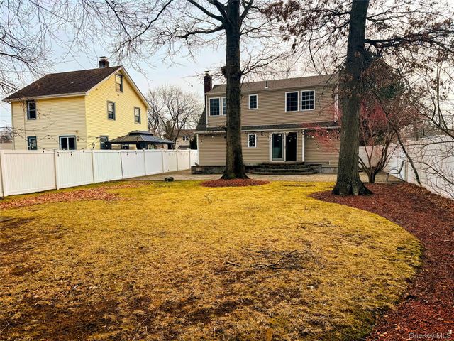 7 Grange Street 2nd Floor, Huntington, NY 11743