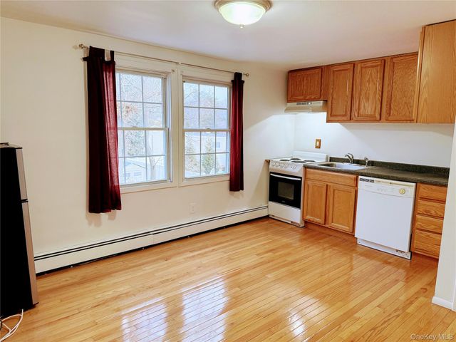 7 Grange Street 2nd Floor, Huntington, NY 11743