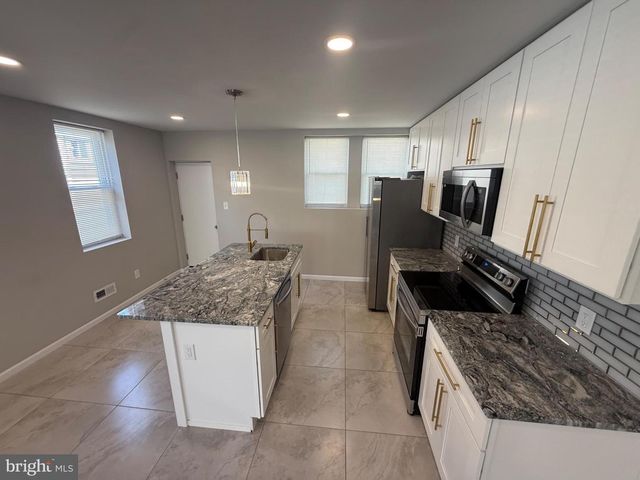 1835 DALLAS ST, Philadelphia, PA 19126