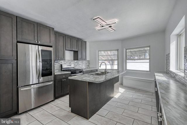 51 N MAIN ST, York New Salem, PA 17371