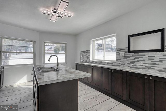 51 N MAIN ST, York New Salem, PA 17371