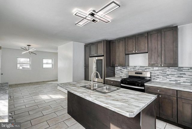 51 N MAIN ST, York New Salem, PA 17371