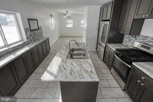 51 N MAIN ST, York New Salem, PA 17371