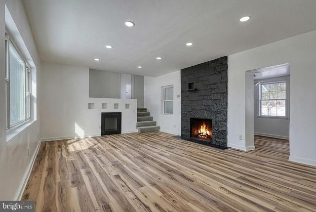 51 N MAIN ST, York New Salem, PA 17371