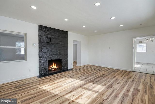 51 N MAIN ST, York New Salem, PA 17371