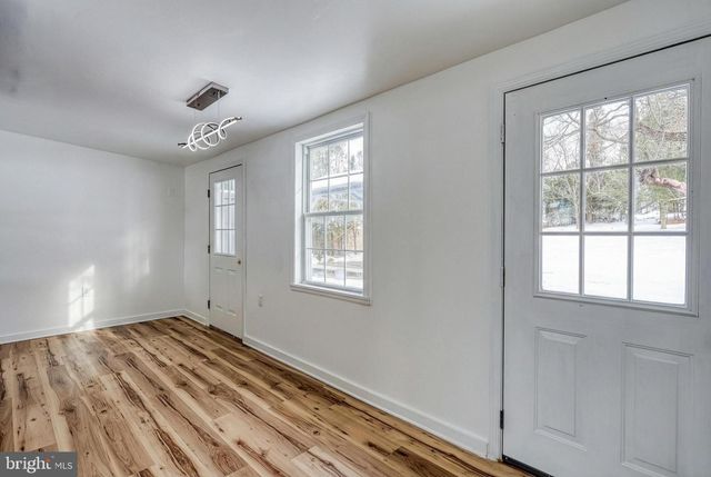 51 N MAIN ST, York New Salem, PA 17371