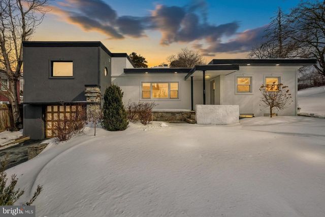 51 N MAIN ST, York New Salem, PA 17371