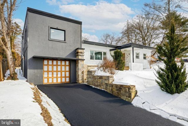 51 N MAIN ST, York New Salem, PA 17371